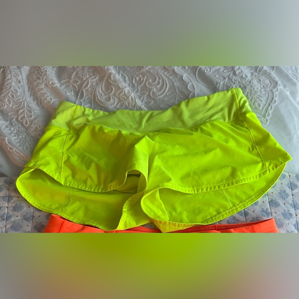 Lululemon 2.5 in yellow shorts